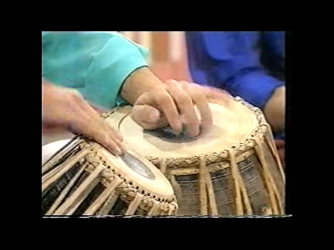 Allah Rakha & Zakir Hussain - Tabla Jugalbundi.avi