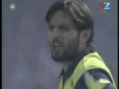 Afridi vs Gautam Gambhir .. Full Maa Bhen