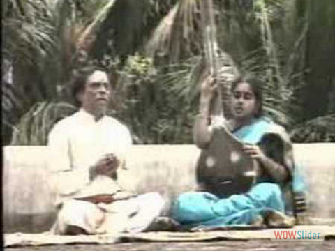 Lalgudi G. Jayaraman sings with daughter