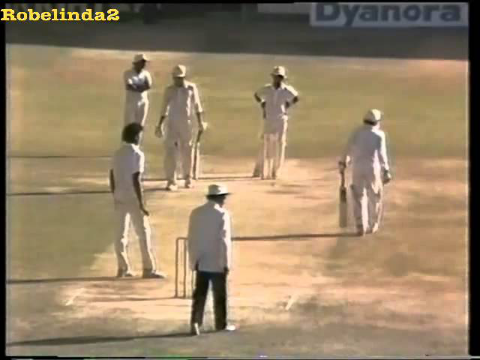 The day Imran Khan treated Ravi Shastri like a street bowler. GOD OF CRICKET = IMRAN