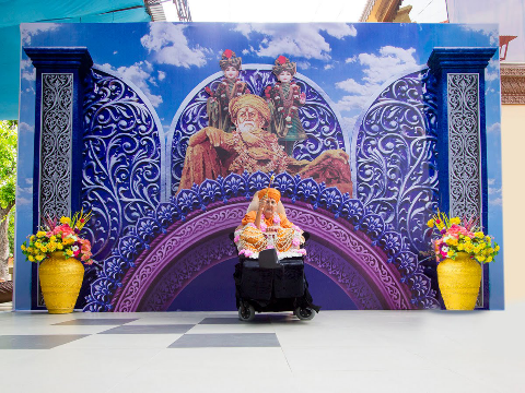 Shastriji Maharaj Smruti Din - Guruhari Darshan 12 Sep 2014, Sarangpur, India