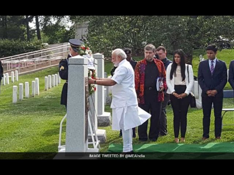 PM Narendra Modi Pays Homage to Kalpana Chawla,Meets Sunita Williams