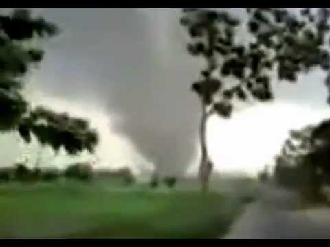 bangladesh cyclone live footage  live...........