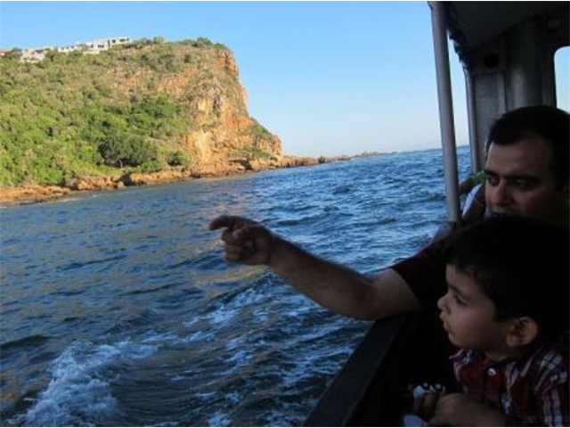 Adi_in_SA_-_boats_-_Sachin_-_Adi5