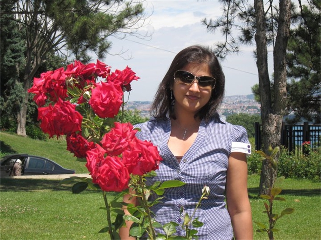 Sarita with rose flowers
