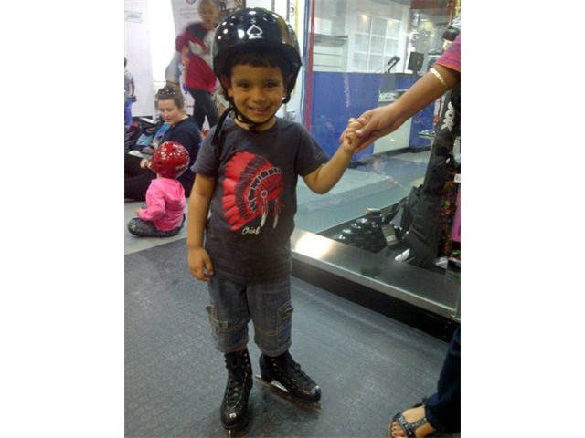 Adi - Fiest ice skating - 0711