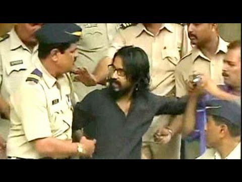 Cartoonist Aseem Trivedi held on sedition charge for 'mocking the constitution'