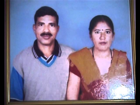 Salaam Hindustan- Shaheed Gajendra Singh's wife.avi