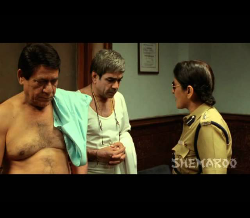 Best Comedy Scene - Om Puri Takes Off His Pants - Mere Baap Pehle Aap